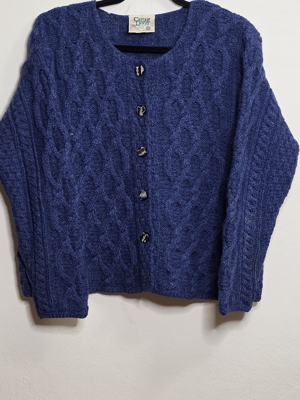 Carraig Donn Men's Aran Wool Crewneck Sweater in Heather Blue